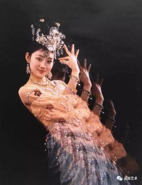 红楼艳谈在线观看,揭秘大观园里的爱恨情仇 第3张 红楼艳谈在线观看,揭秘大观园里的爱恨情仇 第3张